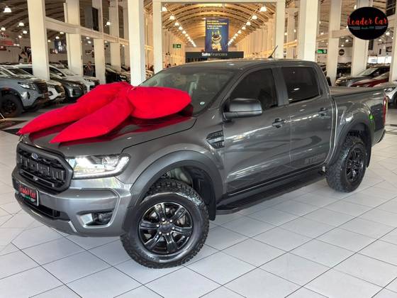 FORD RANGER 3.2 STORM 4X4 CD 20V DIESEL 4P AUTOMÁTICO FORD RANGER 3.2 STORM 4X4 CD 20V DIESEL 4P AUTOMÁTICO
